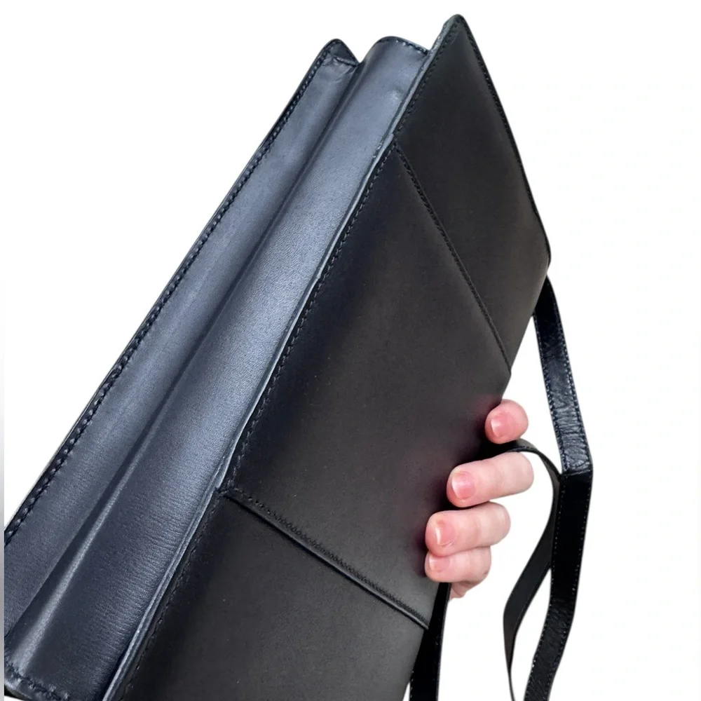 Gucci Vintage Black Leather Clutch/Shoulder Bag - Picture 5 of 17